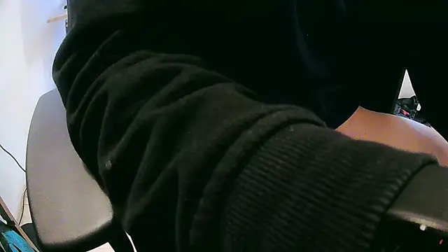 Snapshot of skinnyandthick chatting on 03.05.25 skinnyandthick online show from 03.05.25