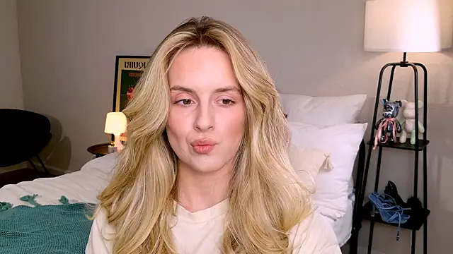 RozzitaBedberry online show from 10.27.25