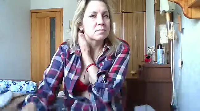 IrinaB1 online show from 02.20.25