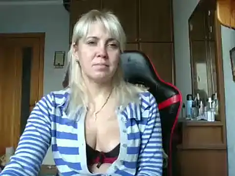 IrinaB1 online show from 11.18.25