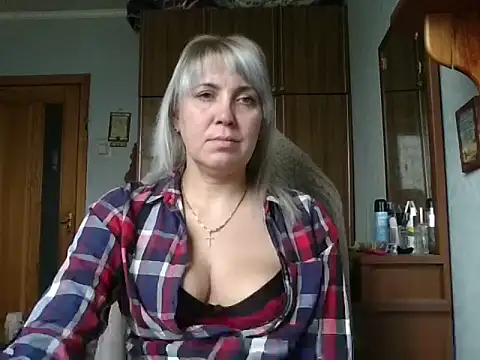 IrinaB1 online show from 12.23.25