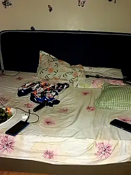 Snapshot of Queen-sluty2 chatting on 02.04.25 Queen-sluty2 online show from 02.04.25