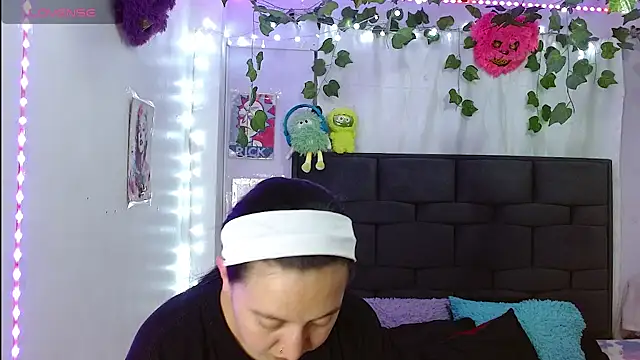 the lesbian game online show from 04.28.26