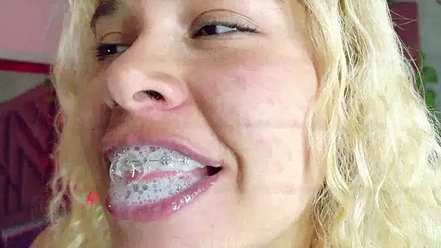 Haelycute online show from 02.28.26