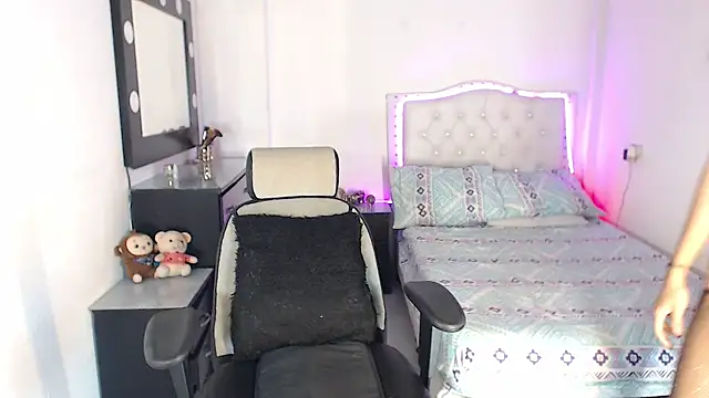 Alexia Dolly online show from 12.02.24
