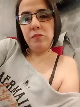 Snapshot of IsisBlake chatting on 12.27.24 IsisBlake online show from 12.27.24
