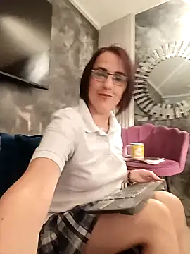 IsisBlake online show from 09.26.25