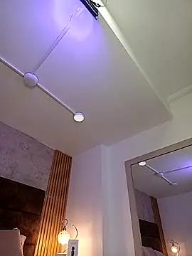 IsisBlake online show from 09.28.25