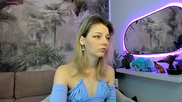 pretty little thing online show from 01.13.25