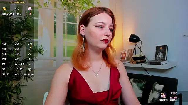 pretty little thing online show from 10.13.25