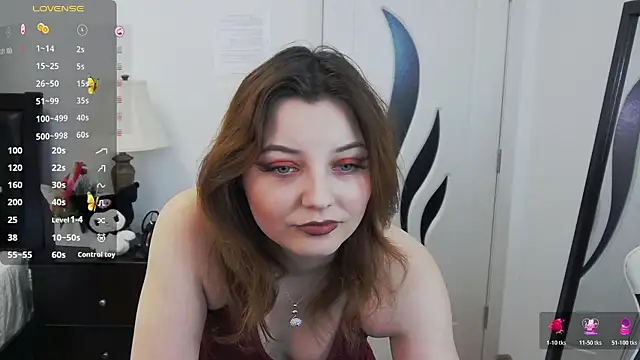 pretty little thing online show from 04.06.26