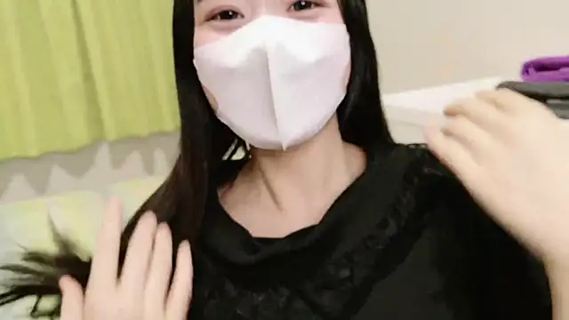 Snapshot of Mia--meow chatting on 01.28.25 Mia--meow online show from 01.28.25