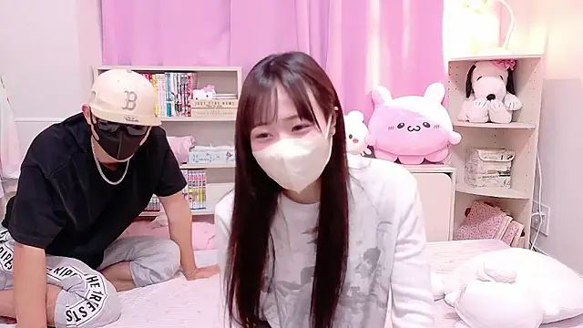 Snapshot of Mia--meow chatting on 10.06.25 Mia--meow online show from 10.06.25