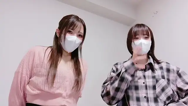 Snapshot of Mia--meow chatting on 10.26.25 Mia--meow online show from 10.26.25