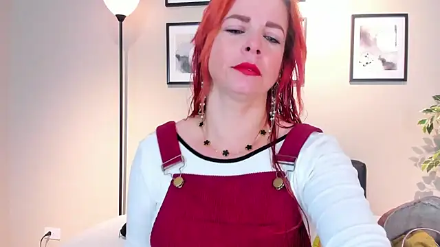 Snapshot of HannaBrave chatting on 03.12.26 HannaBrave online show from 03.12.26