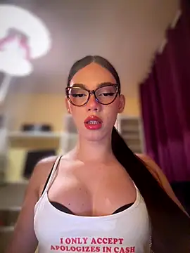 Snapshot of Carlita_cute chatting on 10.07.25 Carlita cute online show from 10.07.25