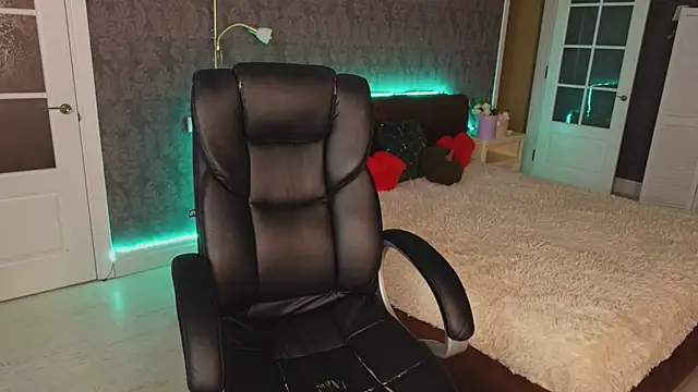 Snapshot of Daniela_Kitty_ chatting on 10.14.25 Daniela Kitty online show from 10.14.25