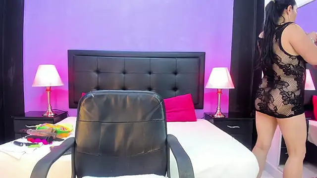 MaduraLuciana online show from 01.18.25