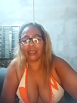 Snapshot of Afroditabichota chatting on 09.26.25 Afroditabichota online show from 09.26.25