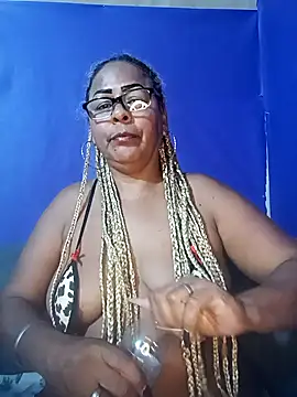 Snapshot of Afroditabichota chatting on 10.02.25 Afroditabichota online show from 10.02.25