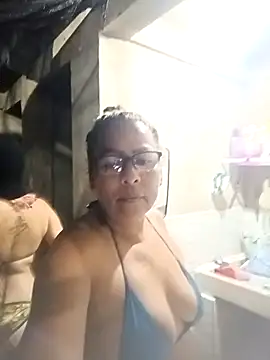 Snapshot of Afroditabichota chatting on 10.05.25 Afroditabichota online show from 10.05.25