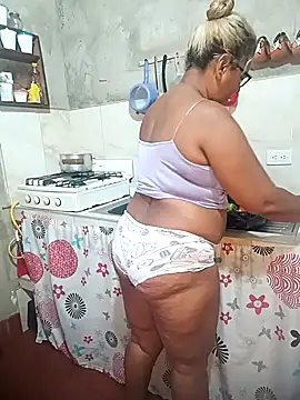 Snapshot of Afroditabichota chatting on 10.26.25 Afroditabichota online show from 10.26.25