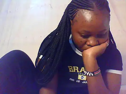 Snapshot of EBONYVANILLA02 chatting on 10.17.25 EBONYVANILLA02 online show from 10.17.25