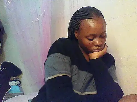 Snapshot of EBONYVANILLA02 chatting on 10.18.25 EBONYVANILLA02 online show from 10.18.25