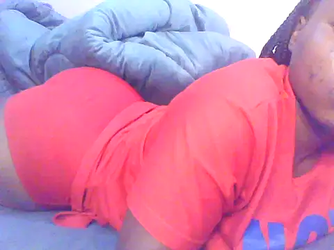 Snapshot of EBONYVANILLA02 chatting on 10.22.25 EBONYVANILLA02 online show from 10.22.25