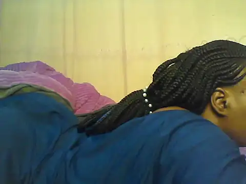 Snapshot of EBONYVANILLA02 chatting on 10.27.25 EBONYVANILLA02 online show from 10.27.25