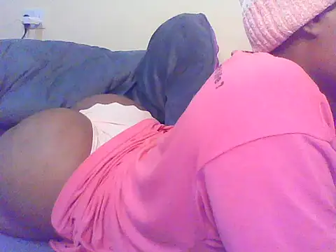 Snapshot of EBONYVANILLA02 chatting on 11.12.25 EBONYVANILLA02 online show from 11.12.25