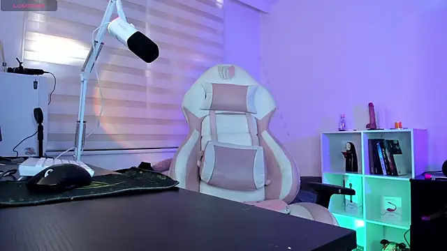 Snapshot of Gaby_Miller22 chatting on 09.25.25 Gaby Miller22 online show from 09.25.25