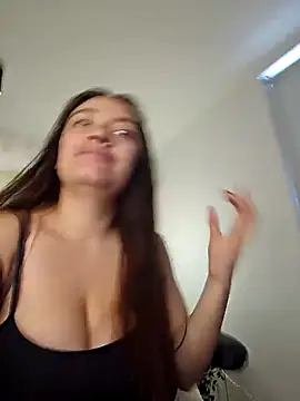 Snapshot of valery_mora chatting on 12.24.24 valery mora online show from 12.24.24