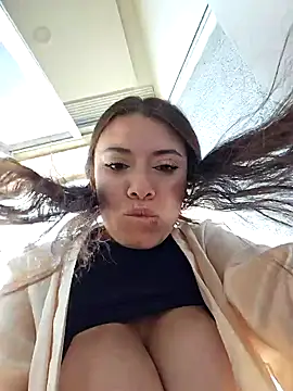 Snapshot of valery_mora chatting on 01.21.25 valery mora online show from 01.21.25