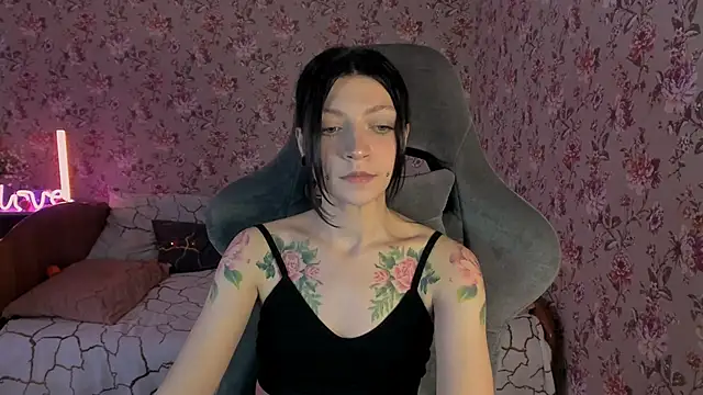 Lolly Haze online show from 11.13.25