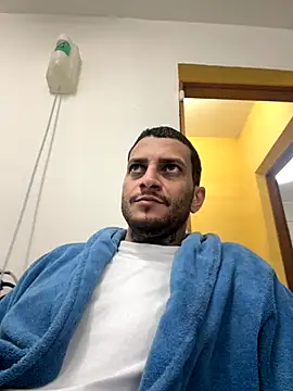 Snapshot of Christopherreis chatting on 10.16.25 Christopherreis online show from 10.16.25