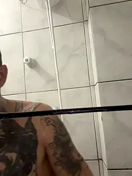 Snapshot of Christopherreis chatting on 11.05.25 Christopherreis online show from 11.05.25