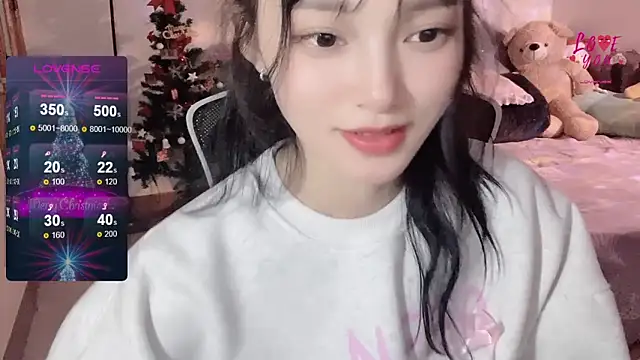 Snapshot of ___Nari___ chatting on 12.31.24 Nari online show from 12.31.24