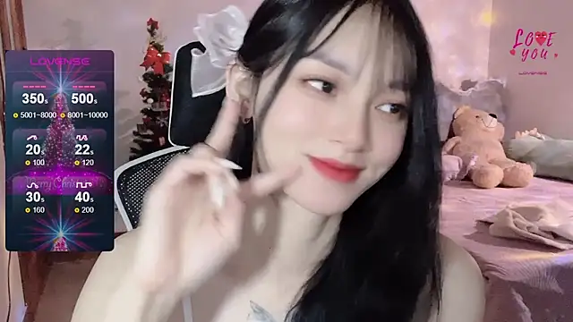 Snapshot of ___Nari___ chatting on 01.07.25 Nari online show from 01.07.25