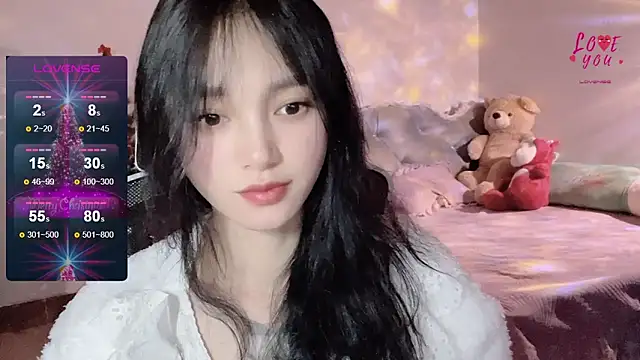 Snapshot of ___Nari___ chatting on 01.10.25 Nari online show from 01.10.25