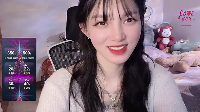Snapshot of ___Nari___ chatting on 01.21.25 Nari online show from 01.21.25