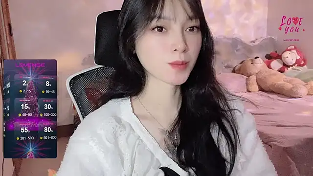 Snapshot of ___Nari___ chatting on 01.21.25 Nari online show from 01.21.25