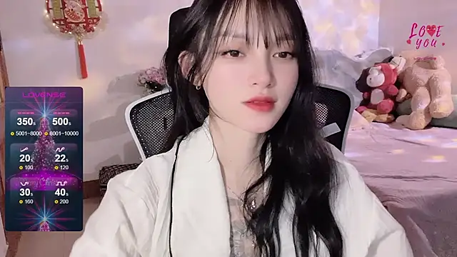 Snapshot of ___Nari___ chatting on 01.22.25 Nari online show from 01.22.25