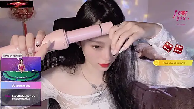 Snapshot of ___Nari___ chatting on 03.05.25 Nari online show from 03.05.25