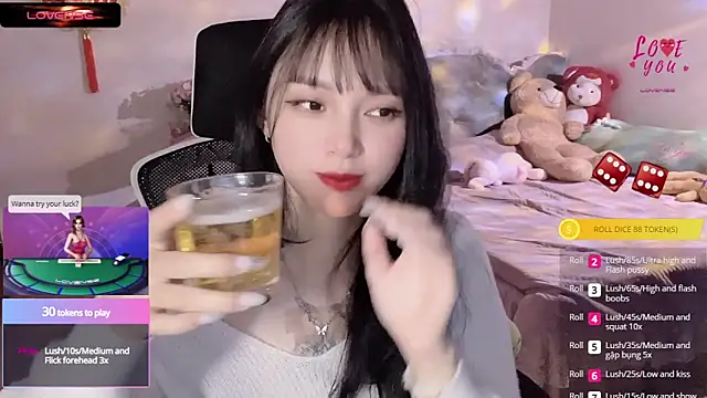 Snapshot of ___Nari___ chatting on 03.11.25 Nari online show from 03.11.25