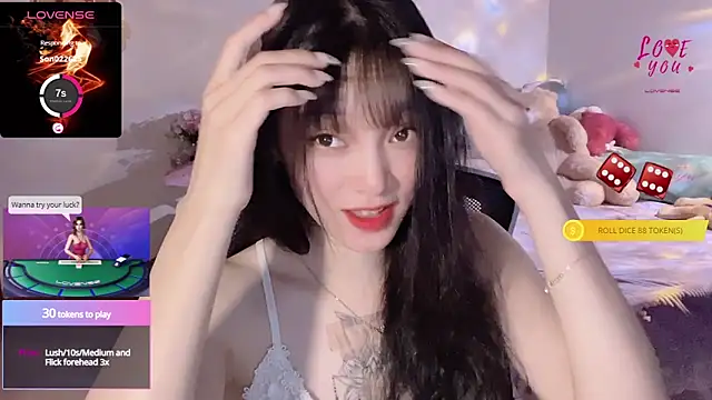 Snapshot of ___Nari___ chatting on 03.11.25 Nari online show from 03.11.25