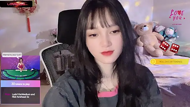 Snapshot of ___Nari___ chatting on 03.15.25 Nari online show from 03.15.25