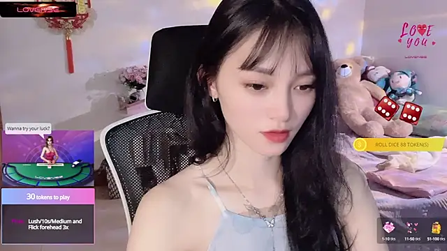 Snapshot of ___Nari___ chatting on 03.15.25 Nari online show from 03.15.25