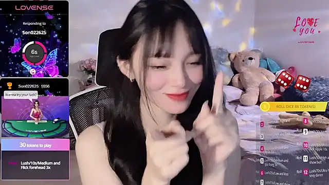 Snapshot of ___Nari___ chatting on 03.17.25 Nari online show from 03.17.25