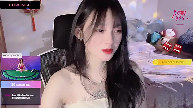 Snapshot of ___Nari___ chatting on 03.17.25 Nari online show from 03.17.25